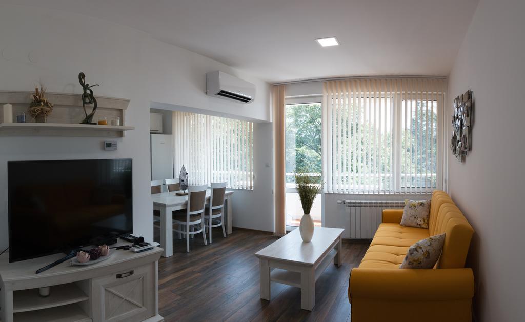 Square View Apartment Kazanlak Exterior photo